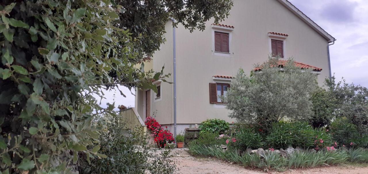 Kelk Loznati Apartment Luaran gambar