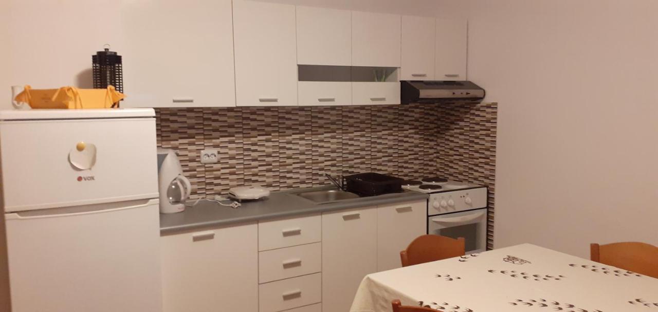 Kelk Loznati Apartment Luaran gambar