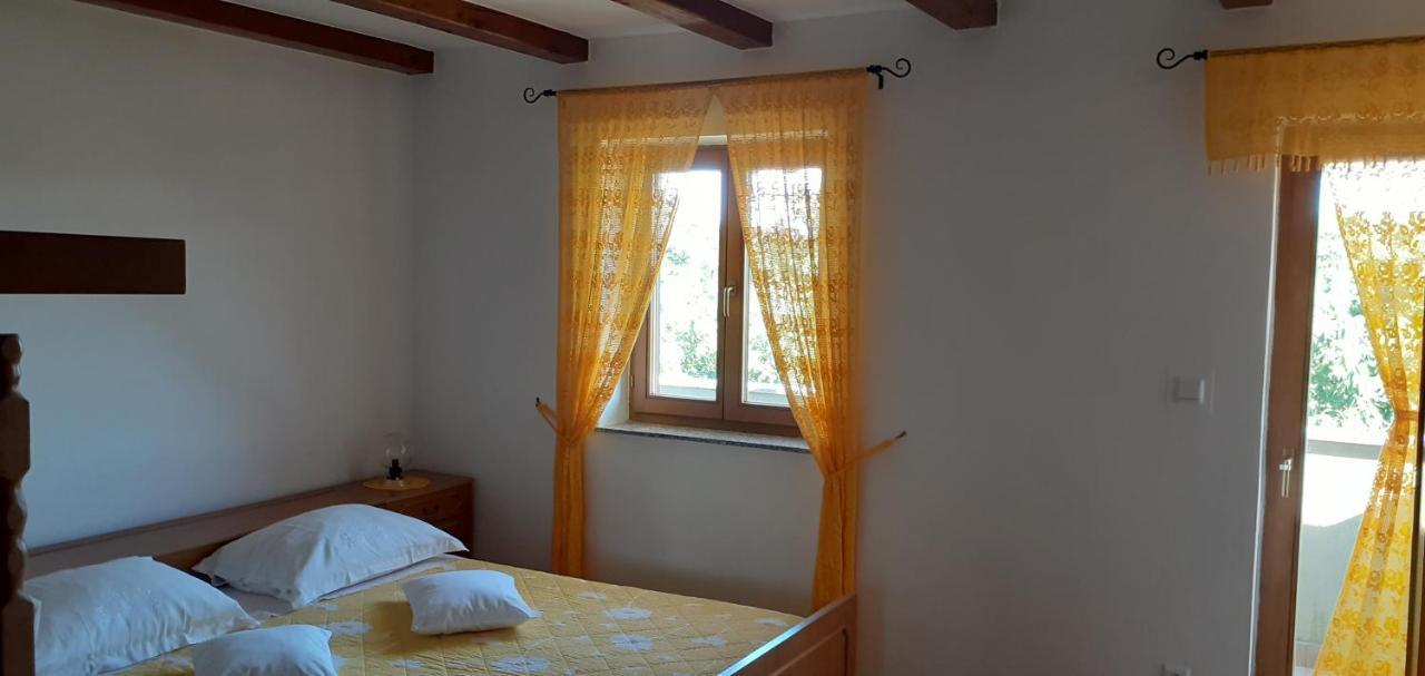 Kelk Loznati Apartment Luaran gambar